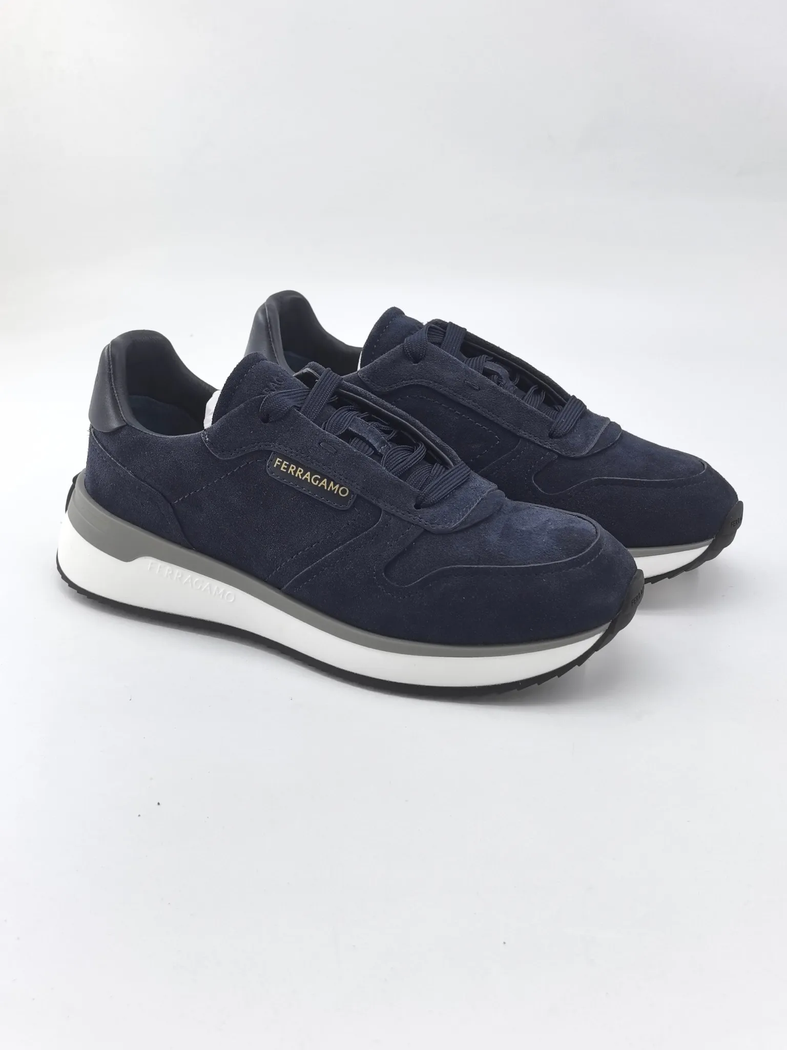 [Ferragam] Top P: 780💰 ▪️Size: 39-44 (38.45 custom-made) FERRAGAMO Ferragam 🔍Top purchasing agent 🇮🇹 Ferragam Street-charming casual shoe series, the counter sells the original configuration simultaneously, Italian imported cowhide fabric, high-quality splicing technology, imported water-dyed cow lining , soles: original foam outsole specially provided by the original factory, original factory follow-up goods, 🔍 high quality, can be entered and exited the counter at will, welcome to compare and synchronize with the counter.